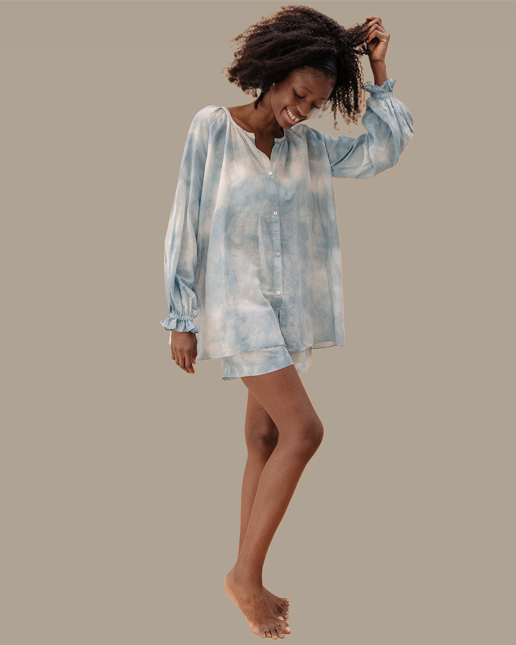 Camicia tie-dye in voile di lino e cotone blu maiolica