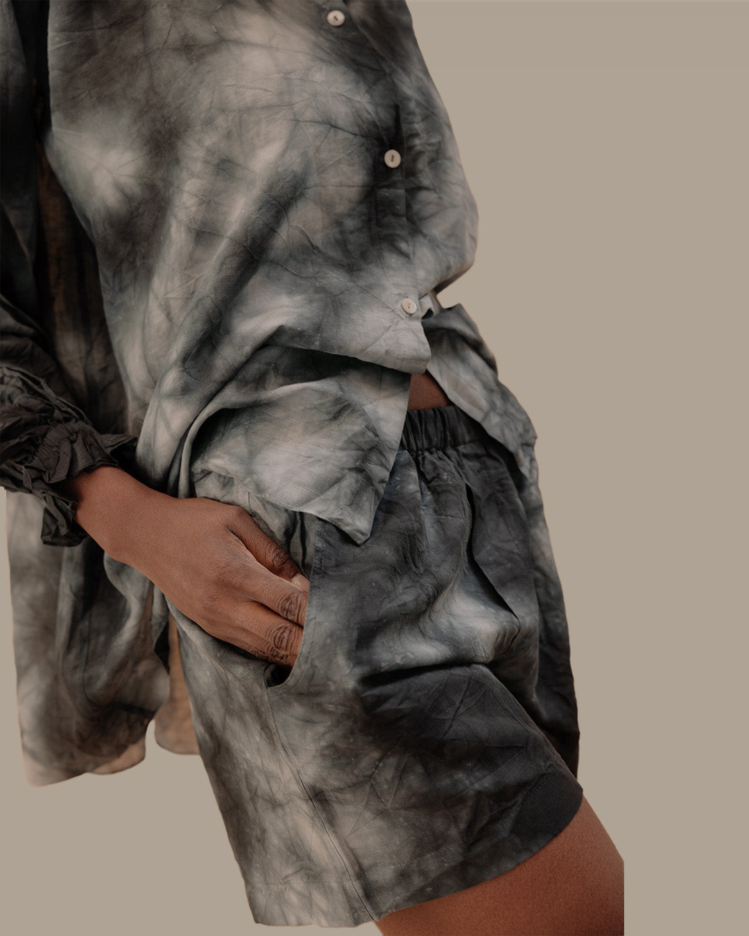 Camicia tie-dye in voile di lino e cotone nero